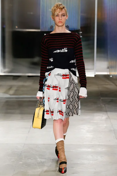 Look 17